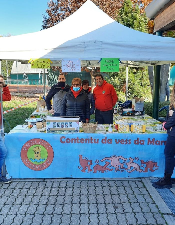 Caldarroste e vin brulè con la Pro Loco di Marnate: «C'è voglia di fare». Aspettando Natale