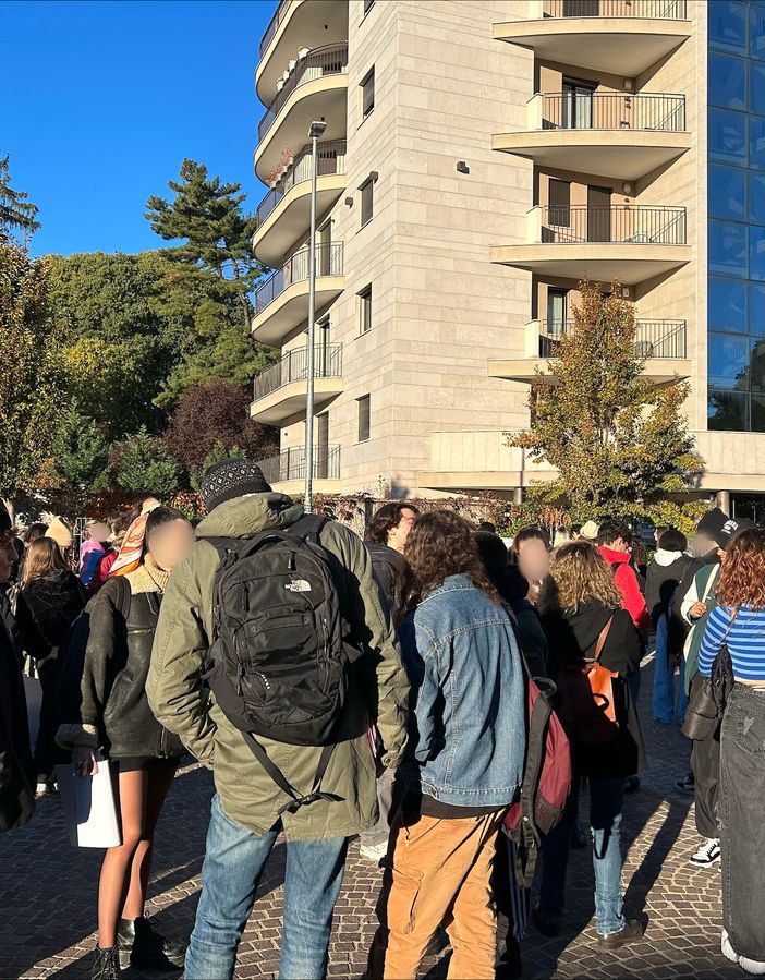 Sciopero degli studenti: «Hanno perso la speranza di poter cambiare le cose, siamo qui per dare inizio alla lotta studentesca a Busto Arsizio»