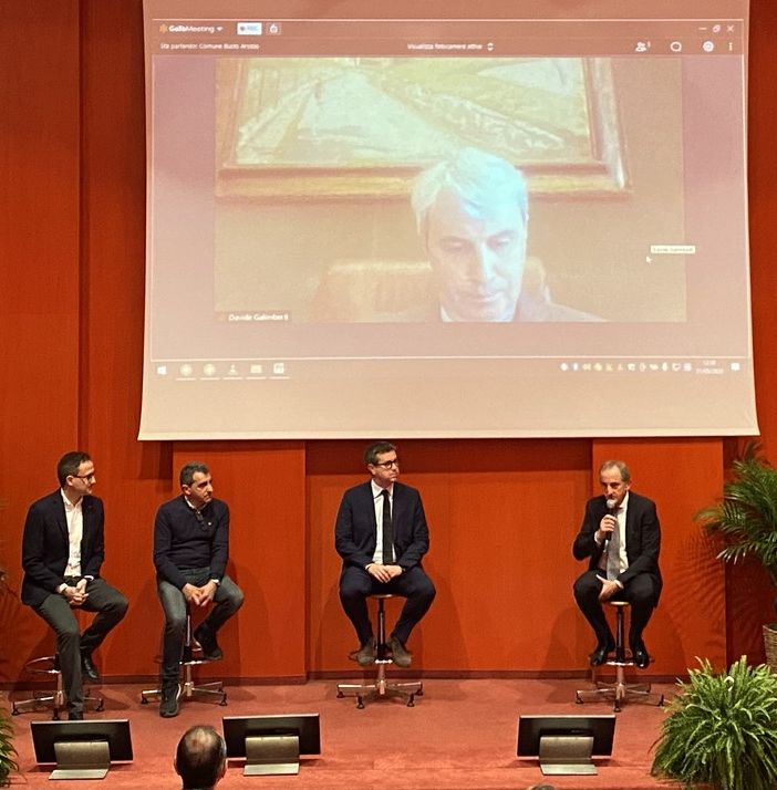 VIDEO. Amministratori a confronto a Busto sul trasporto rapido di massa. «Abbiamo poco tempo. Il prossimo passo è uno studio di prefattibilità»
