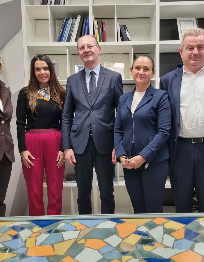 Acof apre alla collaborazione con la Serbia