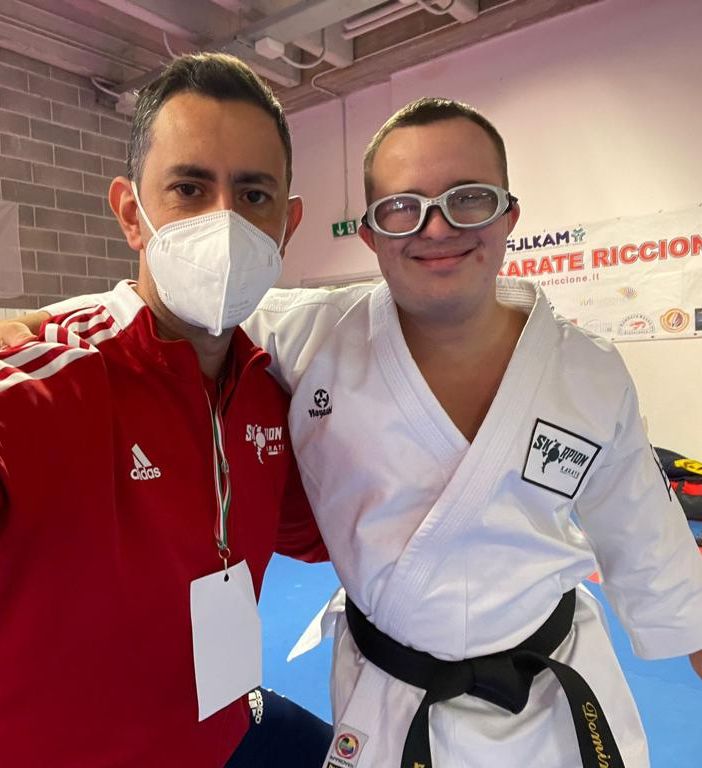 Giorgio Dominici. Nelle foto sotto, tutti i podi degli atleti Skorpion Karate al campionato nazionale Csen