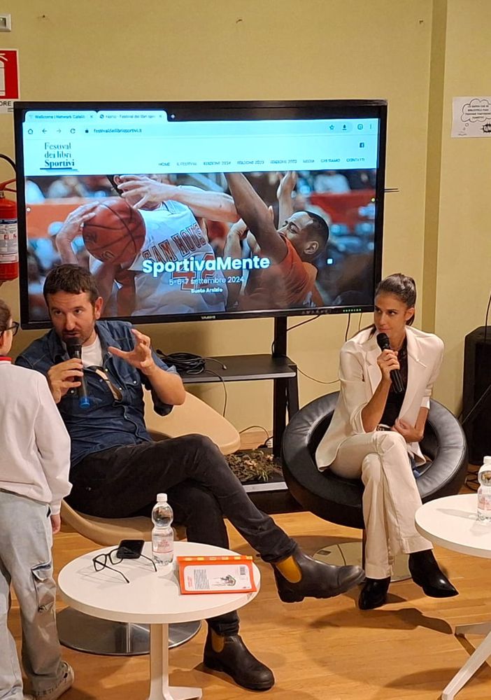 Intervistatrici giovanissime, sollecitate da Marco Cattaneo, hanno dialogato con Martina Centofanti e Laura Paris