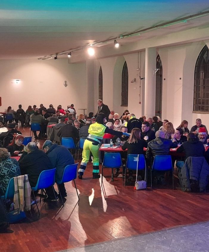 A Busto non si è soli: la cena solidale una festa di volti e sorrisi