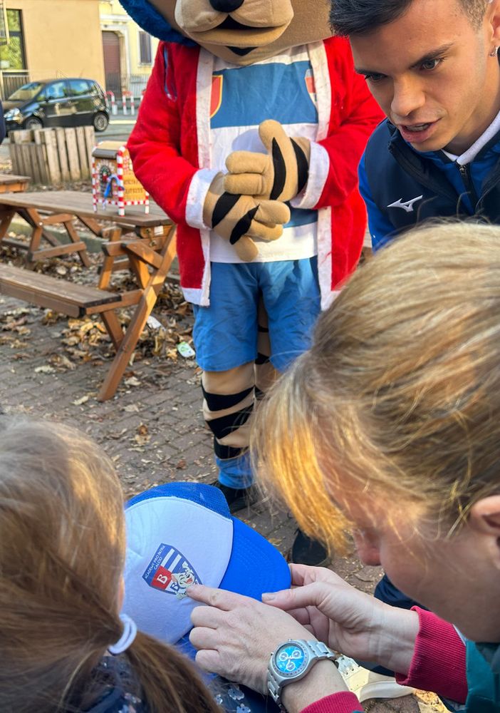 FOTO. Il “Tigrotto” natalizio torna nelle scuole e regala belle sorprese