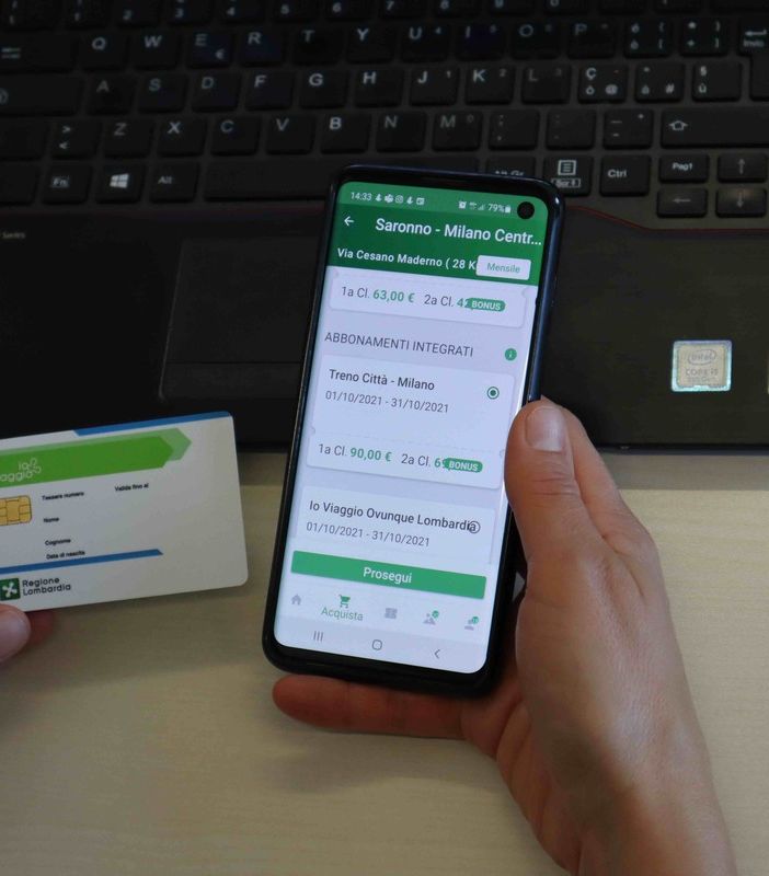 Trenord: addio alla carta. Biglietto solo elettronico e digitale