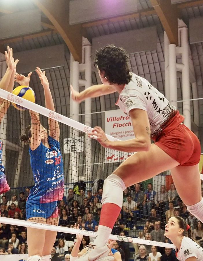 Un attacco di Martina Bracchi contro Pinerolo