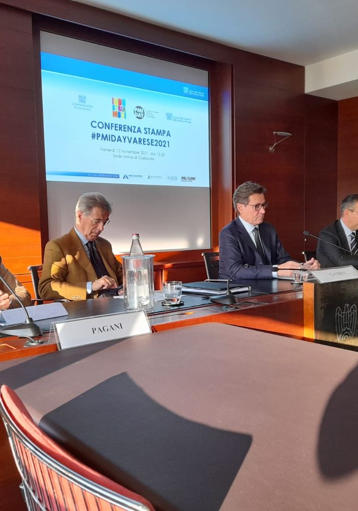 Profumo d’impresa: le aziende del territorio si presentano agli studenti di terza media