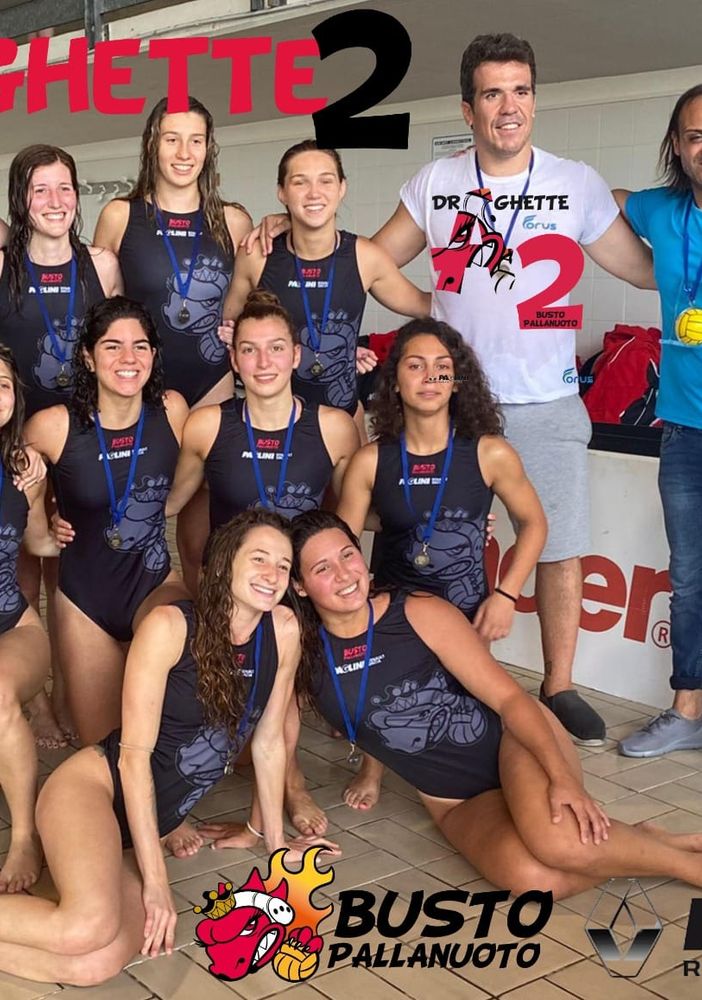La foto ufficiale delle ragazze all'avvio del campionato