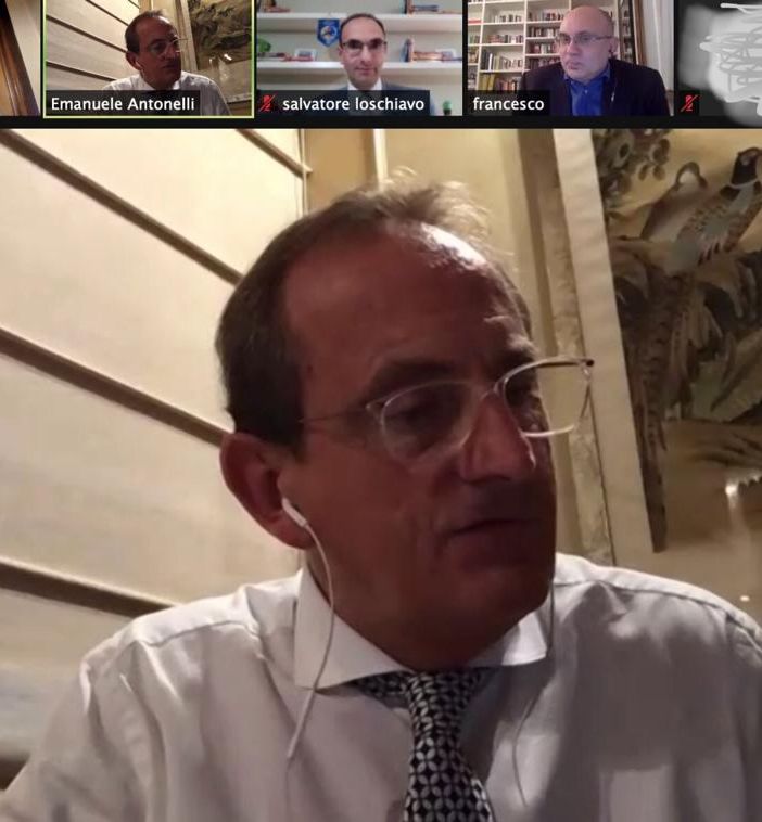 Il sindaco Antonelli e poi gli altri relatori all'incontro online