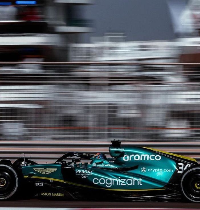 Foto ufficiale Aston Martin