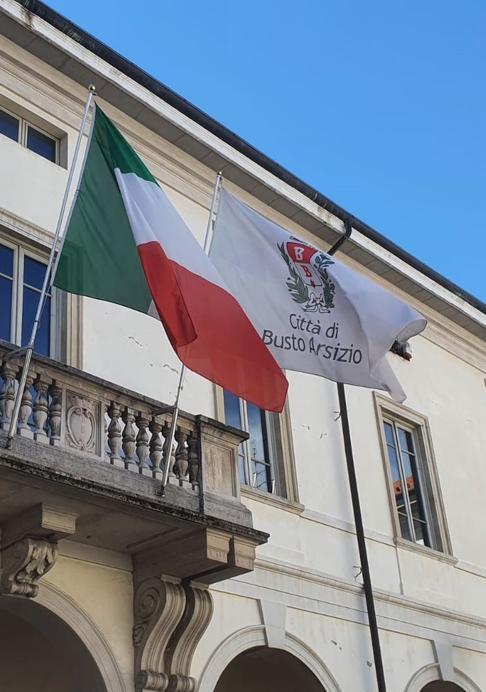 Rimpasto di giunta a Busto: il sindaco aspetta la Lega, che passa la palla al regionale