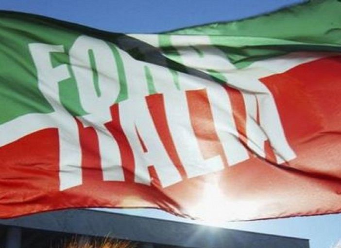 Forza Italia, congresso rinviato a Gallarate: lo scontro tra Longobardi e Mucci blocca tutto