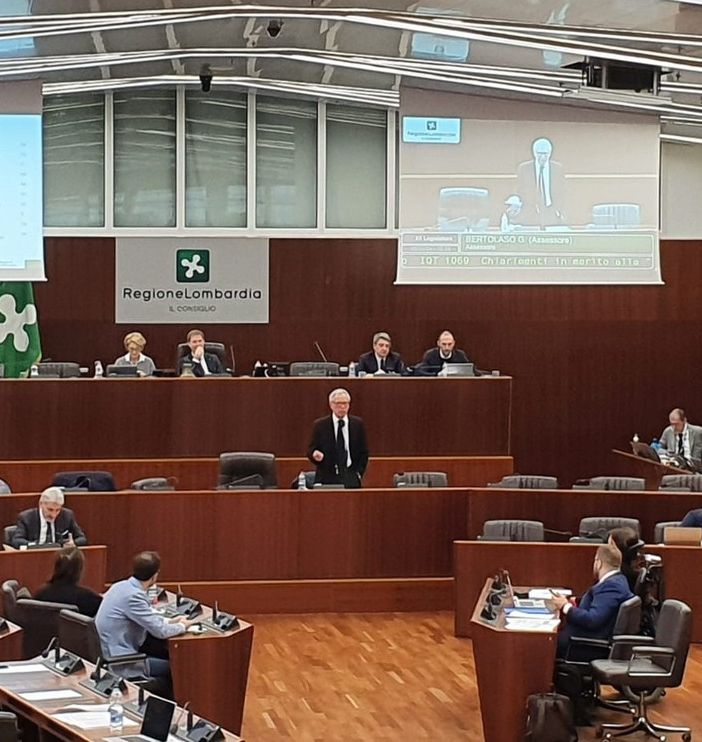 Tessera sanitaria a punti, Bertolaso: «Ritirarla? Non ci penso affatto. Avanti con un tavolo scientifico»