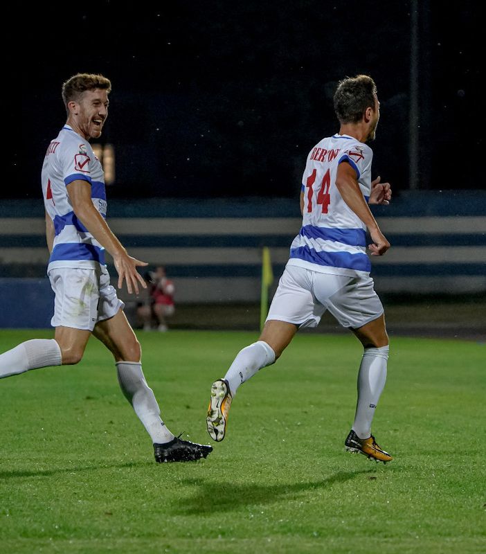 Luca Bertoni festeggia: è l'autore del gol (foto di Marco Giussani)