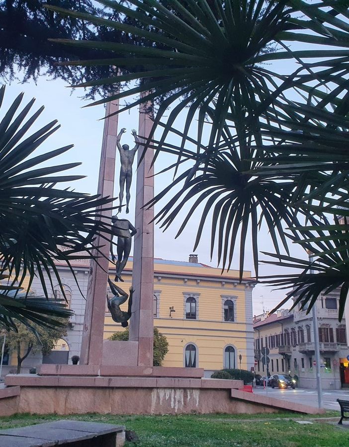 Il monumento, l'educazione e il senso di comunità oggi e ieri: «È il momento di dare a Busto iniziative di riflessione»