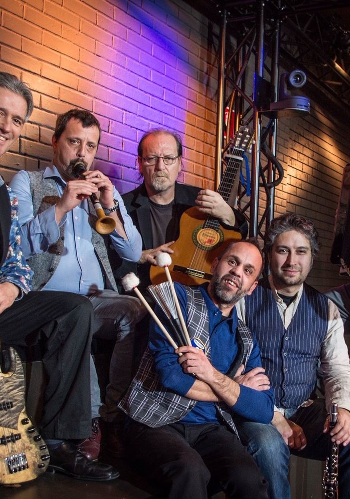 Veglione al teatro Sociale di Busto con Flavio Oreglio e gli Staffora Bluzer
