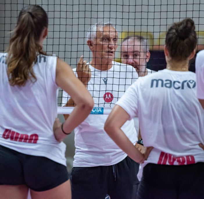 Uyba, proseguono gli allenamenti. Entusiasmo a mille dei tifosi