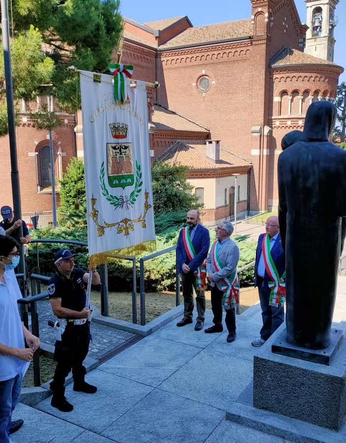 La foto della cerimonia pubblicata da Massimo Poliseno