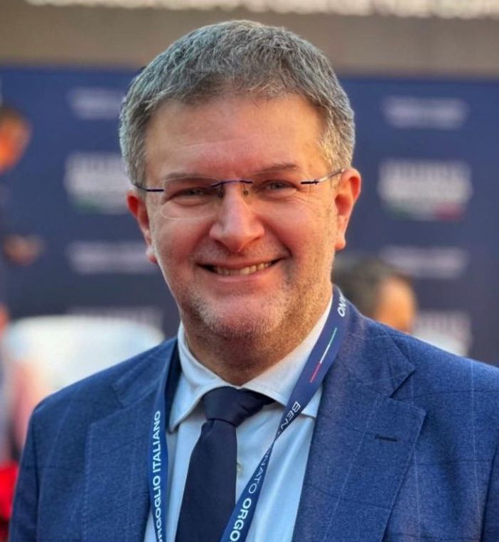 Foto dal profilo Facebook di Carlo Fidanza