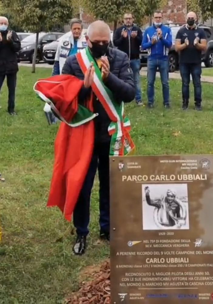 Inaugurato a Samarate il parco “Carlo Ubbiali”, leggenda del motociclismo