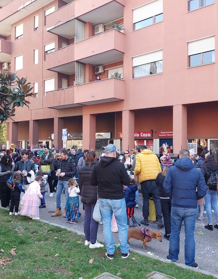 FOTO. Il Carnevale torna a colorare le strade di Castellanza