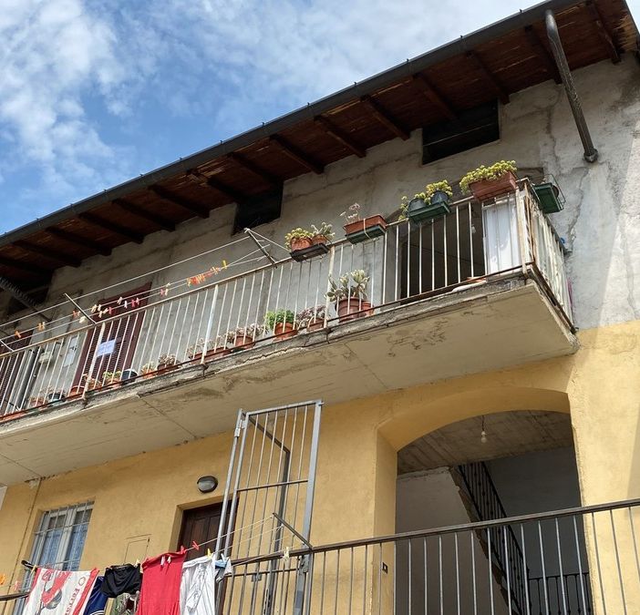 La casa di corte dove viveva Carmela, all'ultimo piano