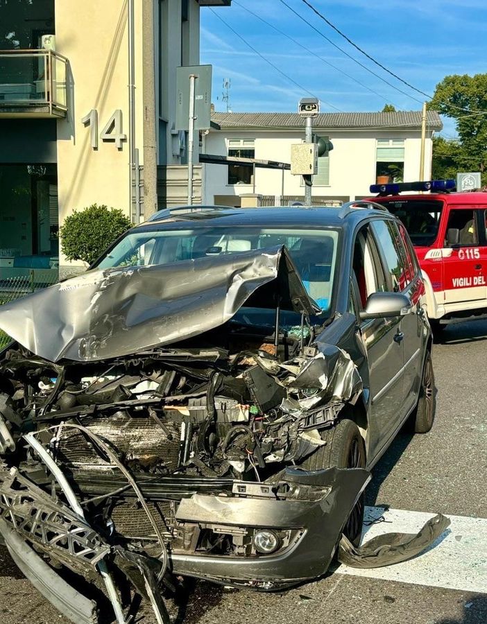 Scontro tra due auto a Casorate