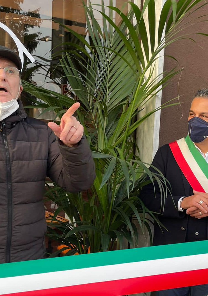 Il sindaco Poliseno con Colombo