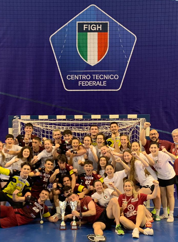 Le due squadre cassanesi felici per il duplice titolo