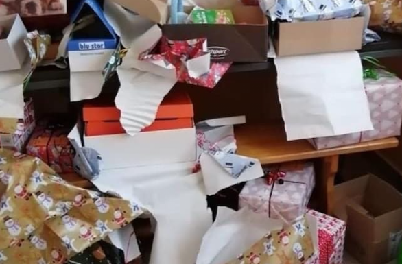 Pacchi per i poveri distrutti dai vandali, dalla Bcc un aiuto alla parrocchia di Borsano