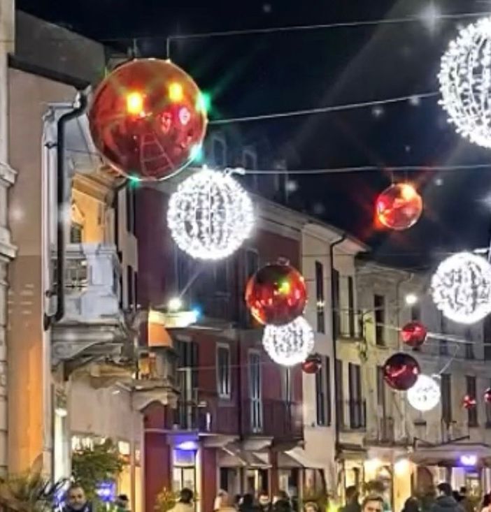 Gallarate si anima con eventi natalizi, ma i commercianti sono in allarme per le vendite in calo