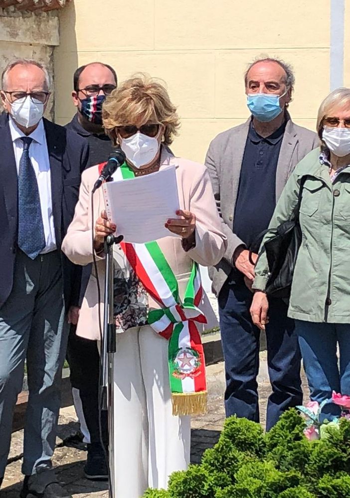 La cerimonia in memoria di Walter Tobagi con il sindaco Nuccia Berra
