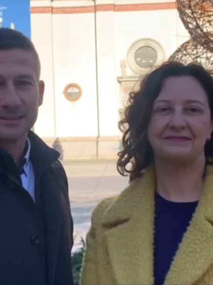 Appello di Comune e Ascom: «A Natale compriamo e consumiamo bustocco»