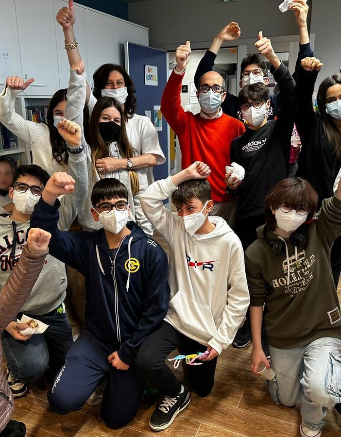 FOTO. I ragazzi della scuola da Vinci di Castellanza visitano il Del Ponte: «Abbiamo trovato tantissimi sorrisi»
