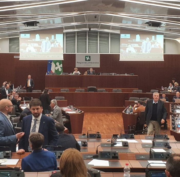 Disforia di genere, scontro in Regione sul farmaco che blocca la pubertà