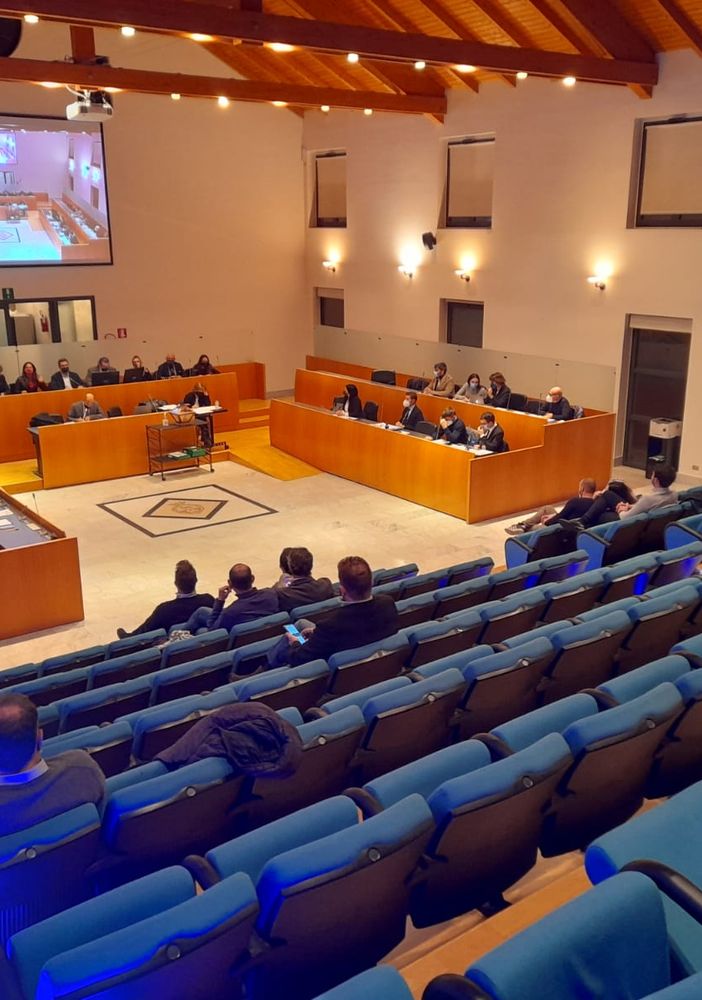 La sala consiliare del Broletto, Gallarate