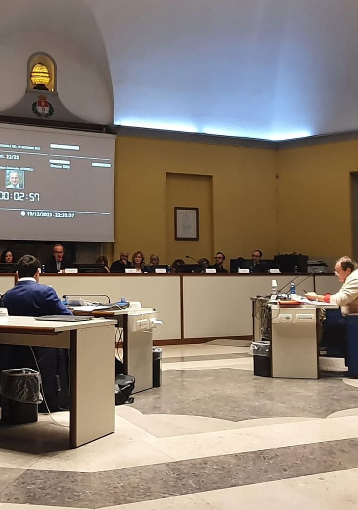 Busto, approvato il bilancio di previsione. Malumori anche in maggioranza per i rincari dei parcheggi