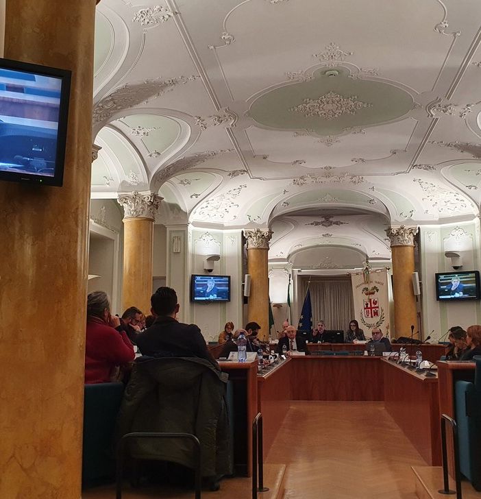 I lavori del Consiglio provinciale. Sotto, Premazzi e Rovelli, componenti del nuovo gruppo Eupolis