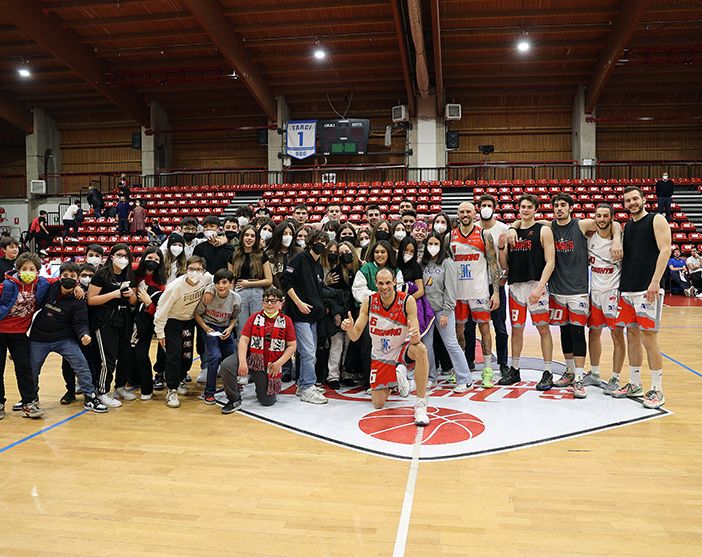 I Knights Legnano festeggiano il successo della “Night School”