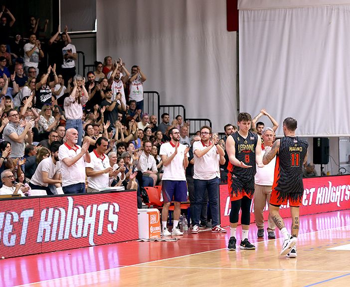 Basket, serie B: in duemila per il saluto a Tommaso Marino. Ma Livorno rovina la festa
