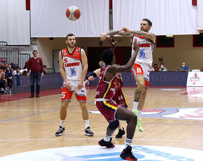 Buona prova individuale per il play di Legnano, Tommaso Marino