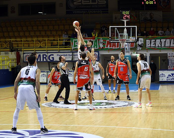 Basket, serie B: Legnano a testa alta contro Omegna ma non basta