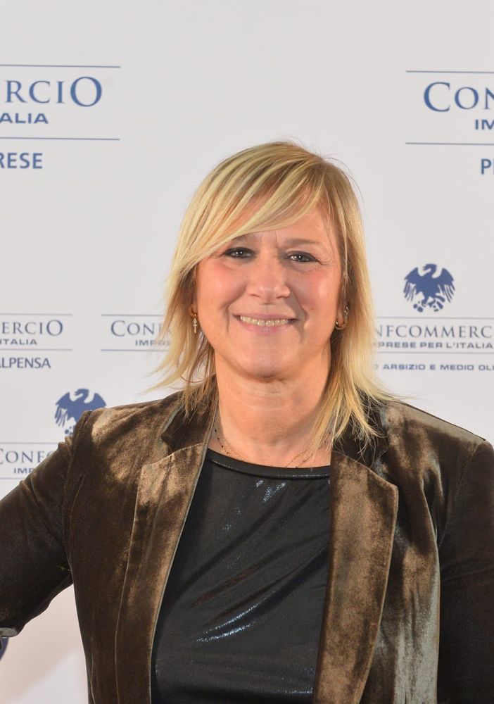 VIDEO INTERVISTA. «Saldi, la partenza non è esplosa ma confidiamo nel weekend. E ai giovani diciamo: non comprate solo con i clic»