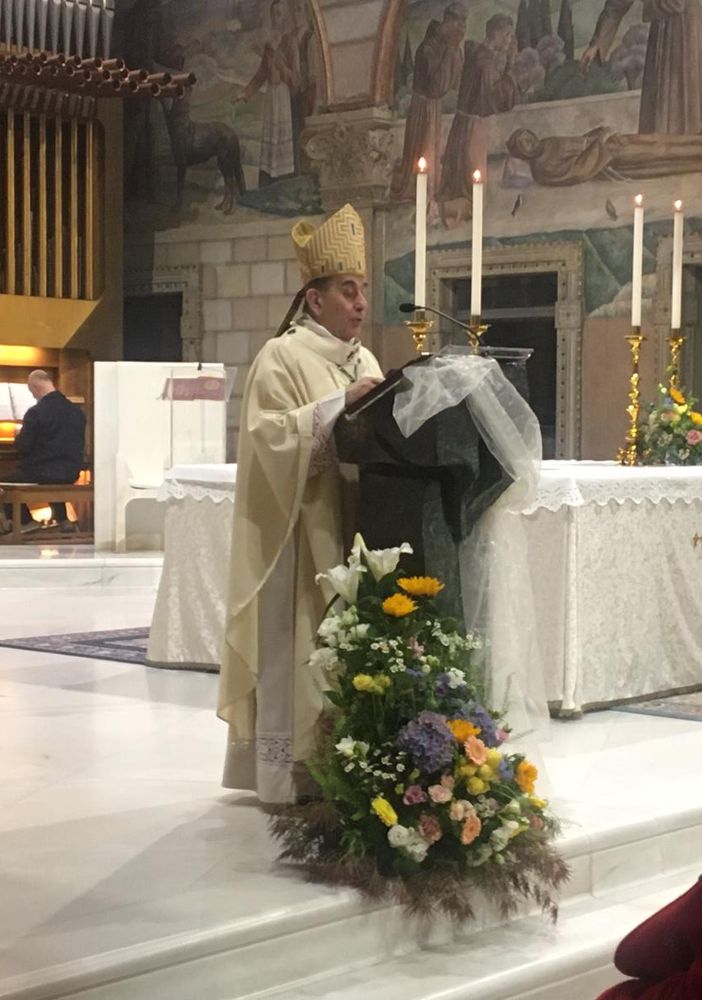 L'arcivescovo Delpini lo scorso anno per il centenario della chiesa