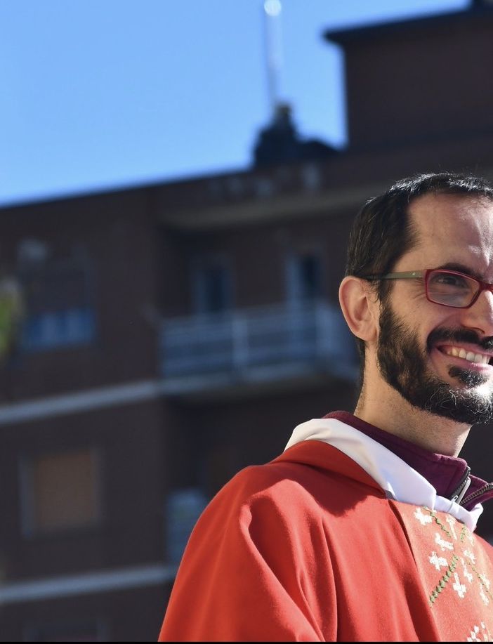 foto dal profilo facebook di don Gabriele