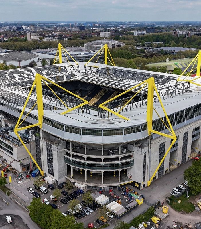 Euro 2024: fermati 67 ultras italiani a Dortmund, si preparavano per agguato ad albanesi