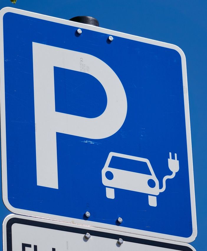 Colonnine elettriche a Gallarate, collaudo per tre