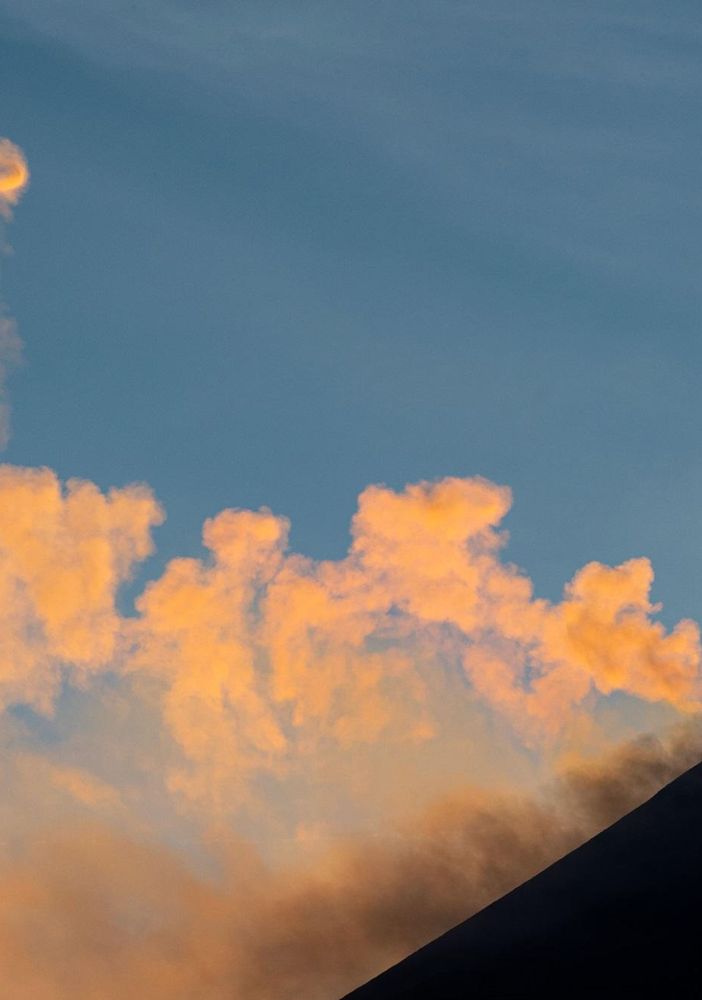 Etna, nube vulcanica da cratere alta 4,5 chilometri