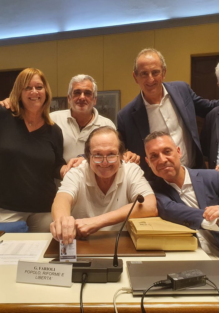 Farioli torna a Palazzo Gilardoni: l’abbraccio di tutta la politica di Busto