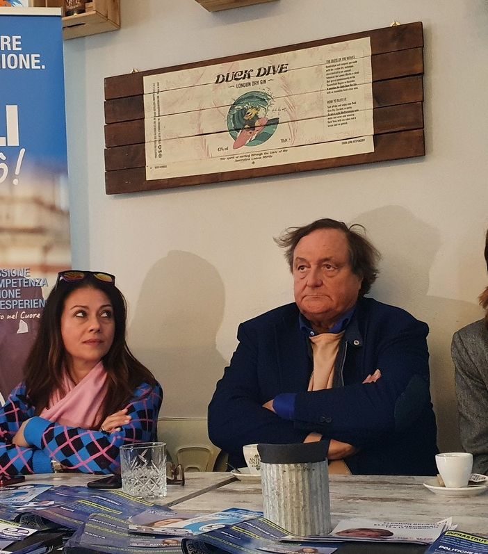 Gelmini a Busto al fianco di Farioli: «Alziamo l’asticella in Lombardia»